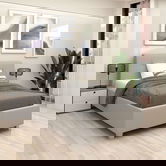 Oferta Pat tapitat de o persoana ARISA, 120x200, suport saltea, stofa Grej cu saltea inclusa