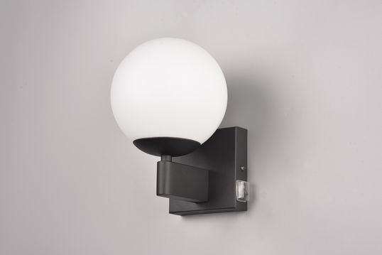 Aplica de perete Kula, TRIO, 14x17x20 cm, 10W, 1x E14, metal, negru mat/alb