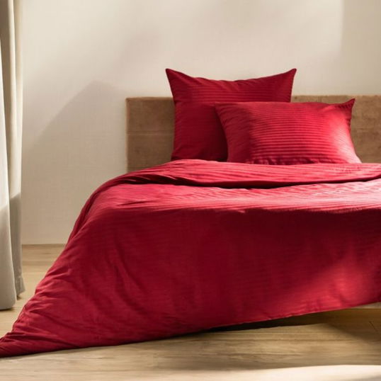 Lenjerie de pat King Size, Agnes, Homla, 3 piese, 200x220 cm, fibre de poliester si bumbac, visiniu