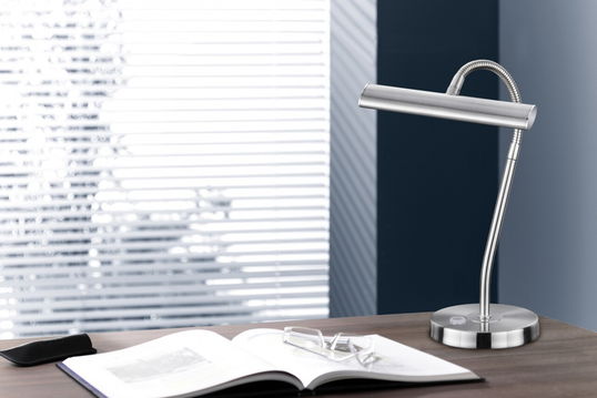 Lampa de masa Curtis, TRIO, 18x35 cm, 4W, 1x SMD LED, metal, argintiu