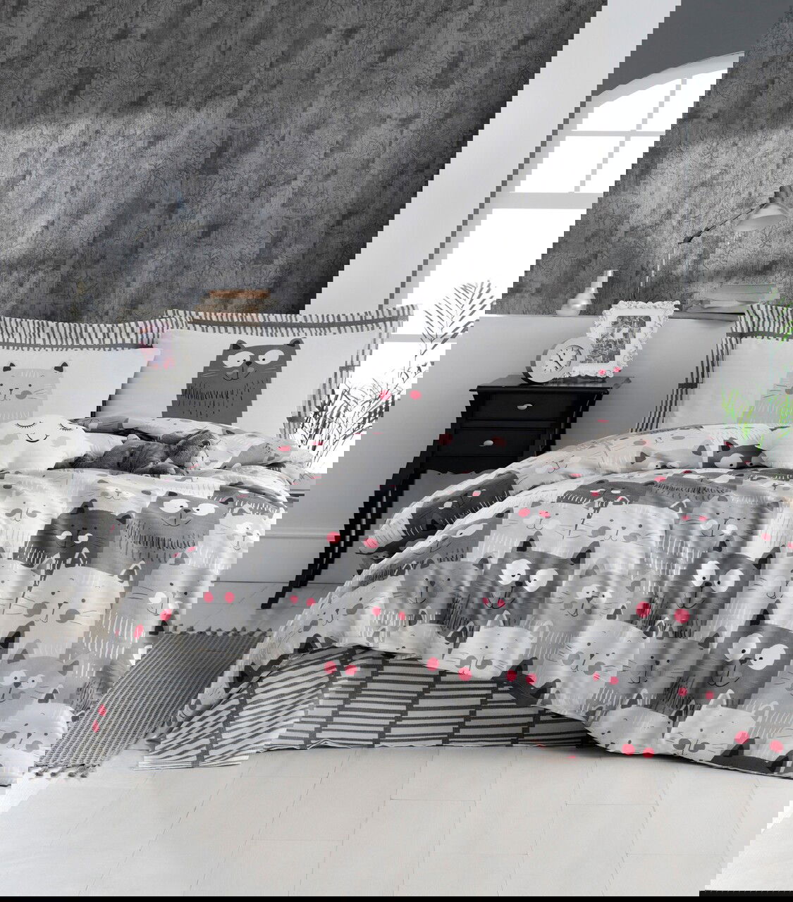 Lenjerie de pat dubla 3 piese, L'essentiel Maison, Duvarda Kediler, 65% bumbac/35% poliester, Grey / Light Grey / Pink