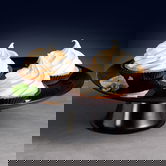 Platou cu picior pentru tort Lily, Ambition, 32 cm, sticla, negru