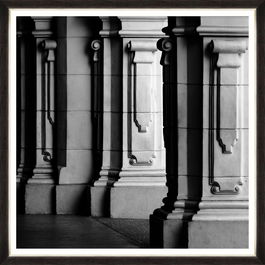 Tablou Framed Art Massive Colonnade I