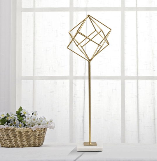 Decoratiune metalica, Abstract Cube Big Auriu / Alb, l16xA18xH52,5 cm