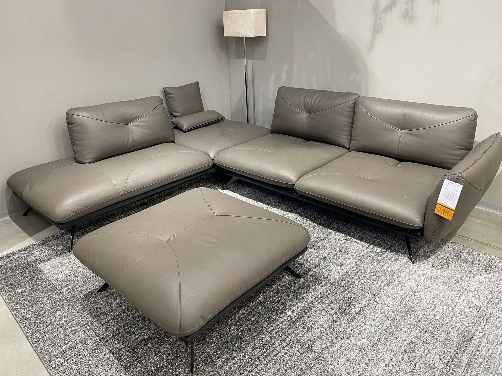 Coltar fix tapitat cu piele naturala, sezlong pe stanga, Bossanova Gri inchis, l311xA245xH87 cm