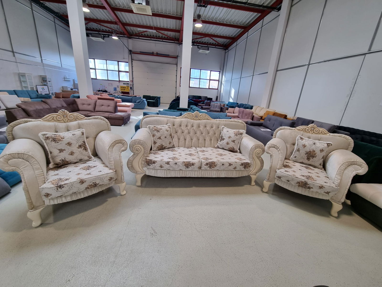 SET FURN 8 BEJ DESCHIS CANAPEA FIXA + 2 FOTOLII