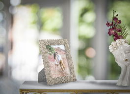 Rama foto decorativa din polirasina Roses Small Crem, 21 x 26,2 cm