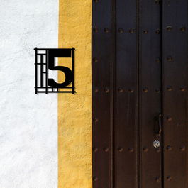 Decoratiune de perete, Number 5, Metal, Dimensiune: 28 x 1,5 x 31 cm, Negru