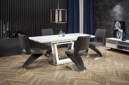 Set masa extensibila din sticla, MDF si metal, Blanchard Marmura / Alb + 4 Scaune tapitate cu stofa si piele ecologica, cu picioare metalice, Kai-441 Gri / Negru, L160-200xl90xH76 cm