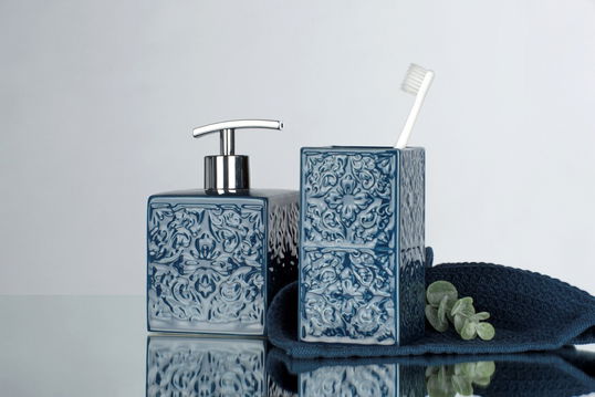 Suport pentru periute si pasta de dinti Cordoba, Wenko, 6.5x6.5x12 cm, ceramica, albastru