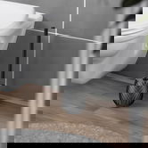 Perie pentru toaleta cu suport Idro, Wenko, 10x39 cm, ceramica/inox, gri inchis/negru