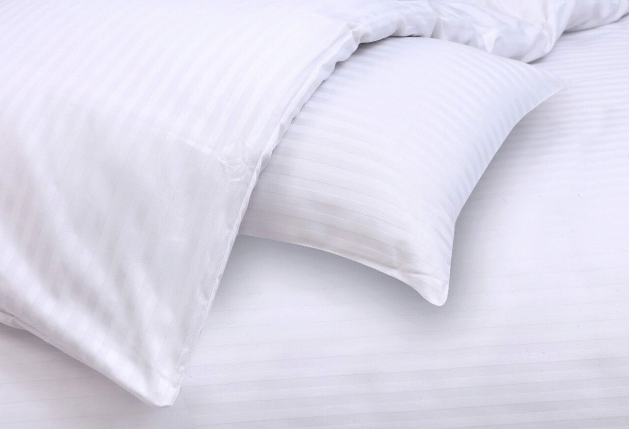 Lenjerie de pat Hotel Line, dubla, 200x220 cm, amestec bumbac, satin, 250 TC, alb, cu dungi 1 cm