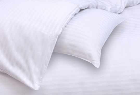 Lenjerie de pat Hotel Line, dubla, 200x220 cm, amestec bumbac, satin, 250 TC, alb, cu dungi 1 cm